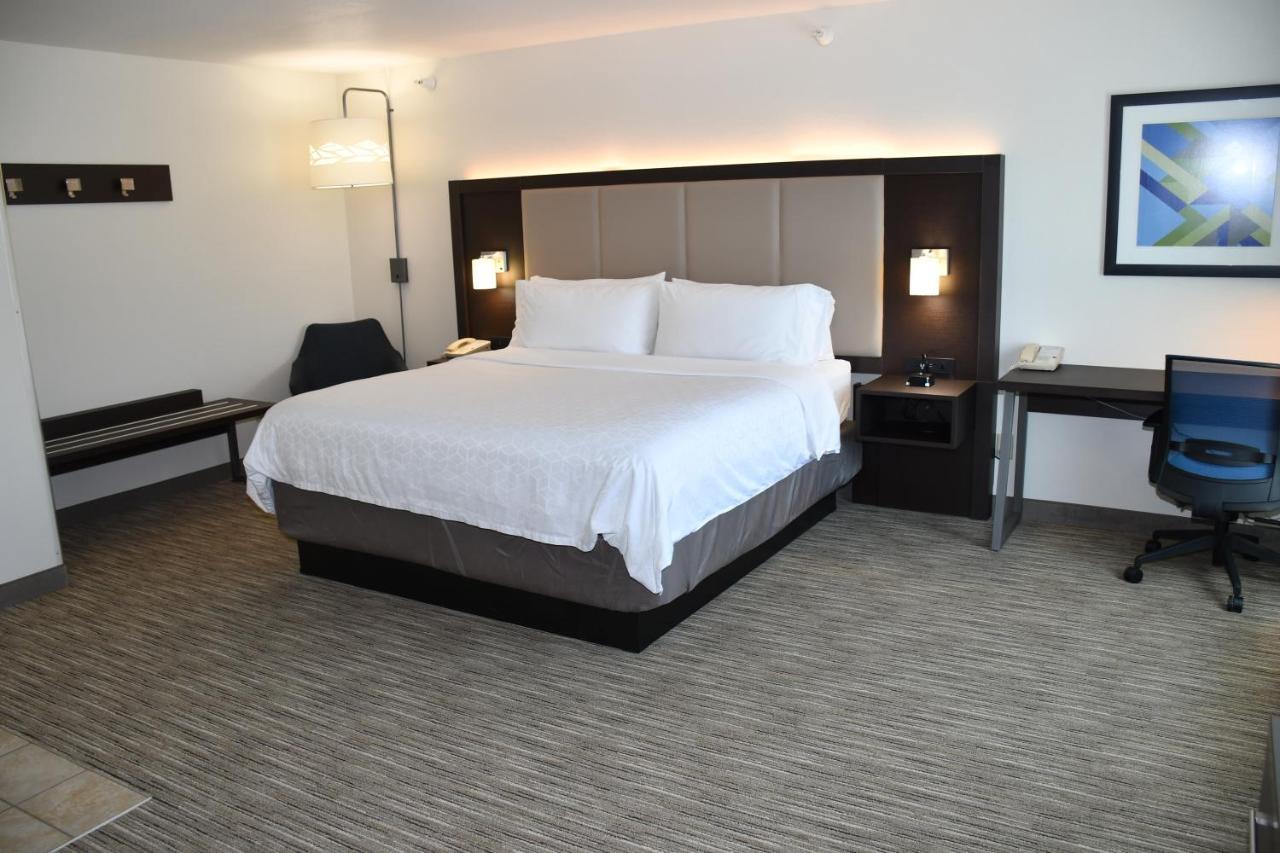 Holiday Inn Express Hotel & Suites Evanston By Ihg Chambre photo