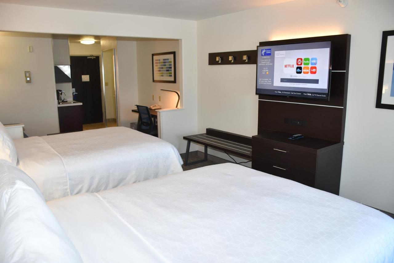Holiday Inn Express Hotel & Suites Evanston By Ihg Chambre photo
