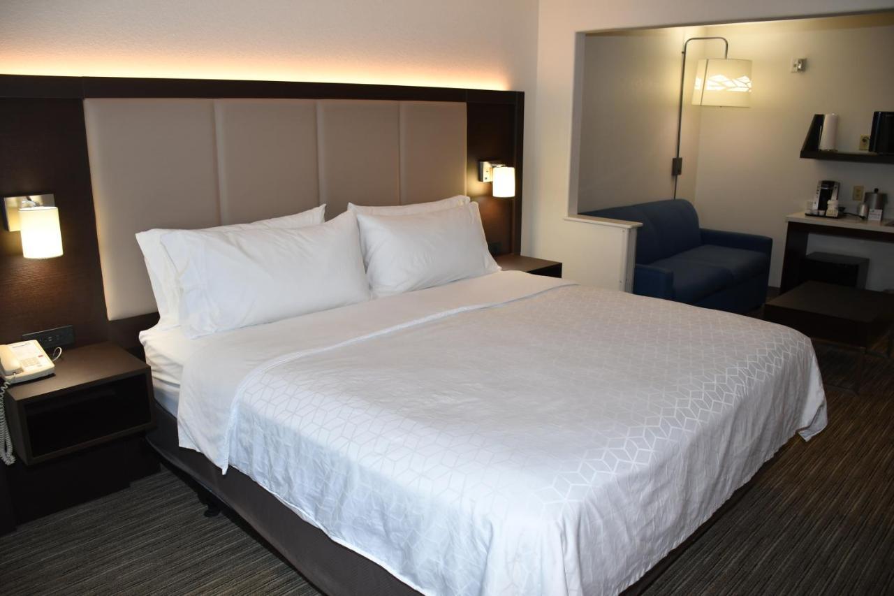 Holiday Inn Express Hotel & Suites Evanston By Ihg Extérieur photo