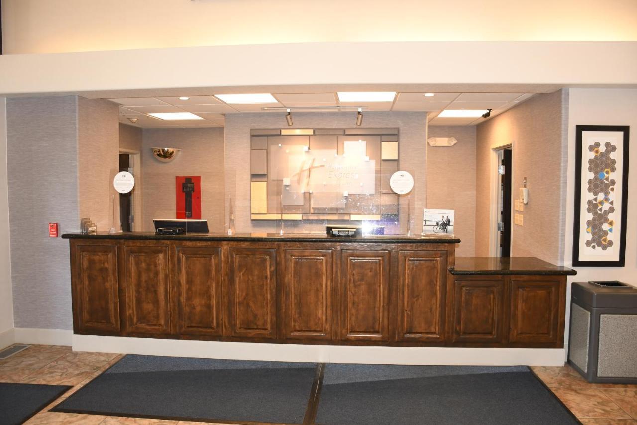 Holiday Inn Express Hotel & Suites Evanston By Ihg Extérieur photo
