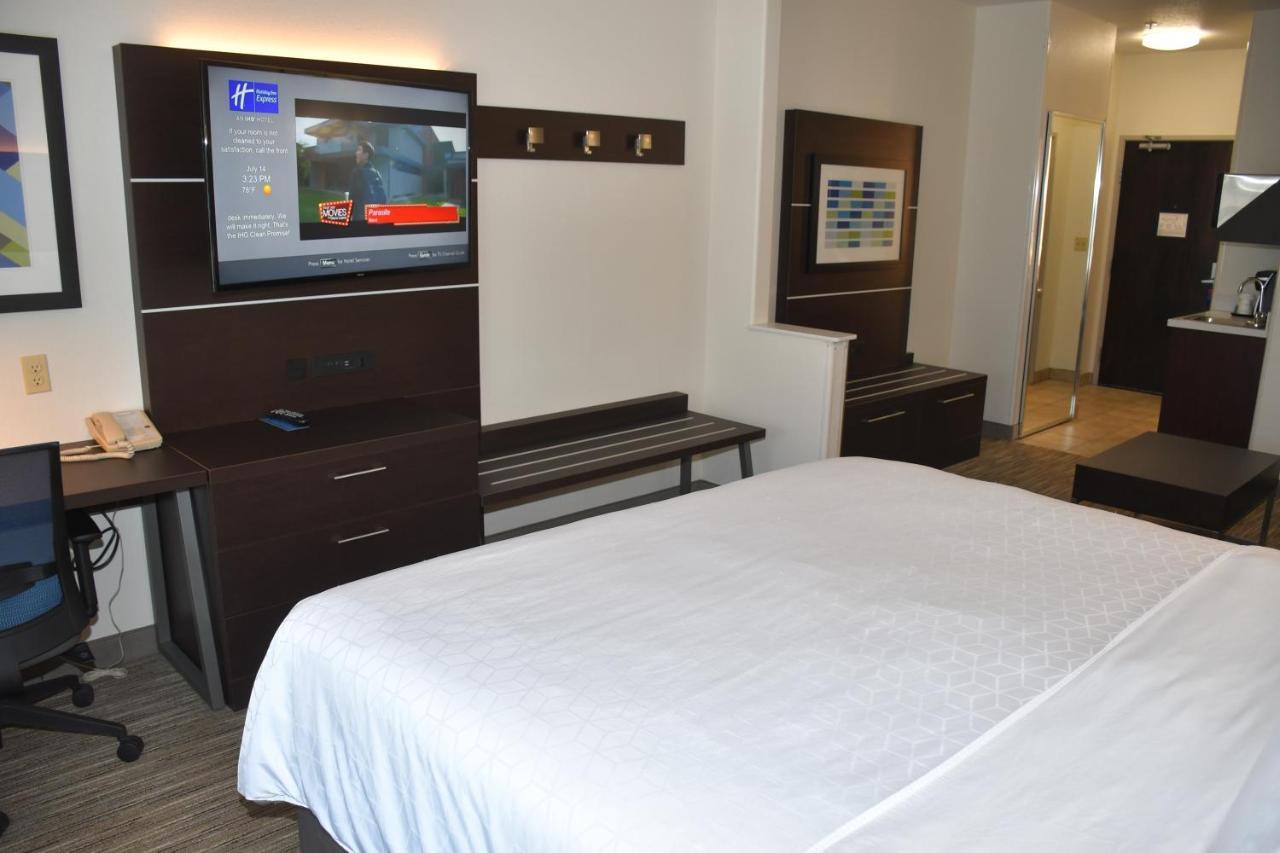 Holiday Inn Express Hotel & Suites Evanston By Ihg Chambre photo