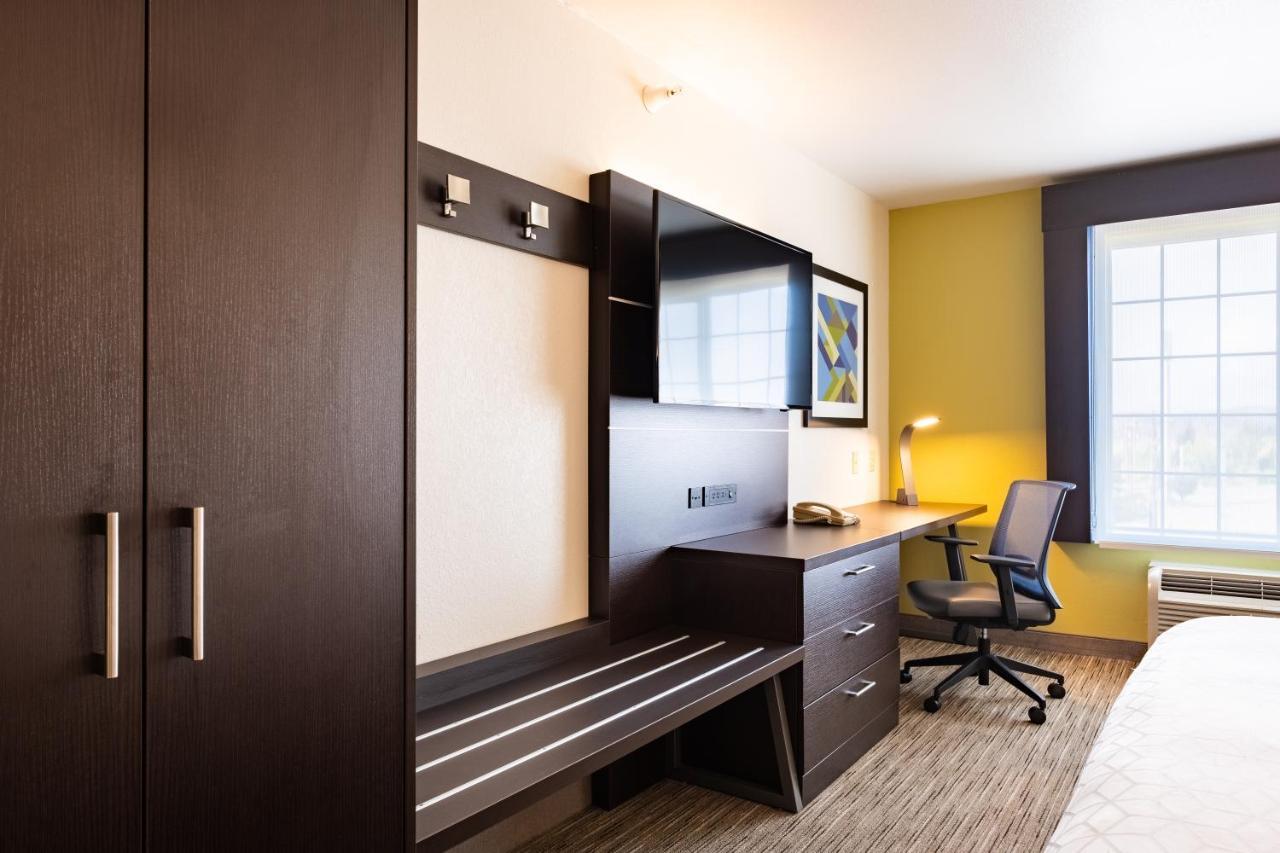 Holiday Inn Express Hotel & Suites Evanston By Ihg Extérieur photo