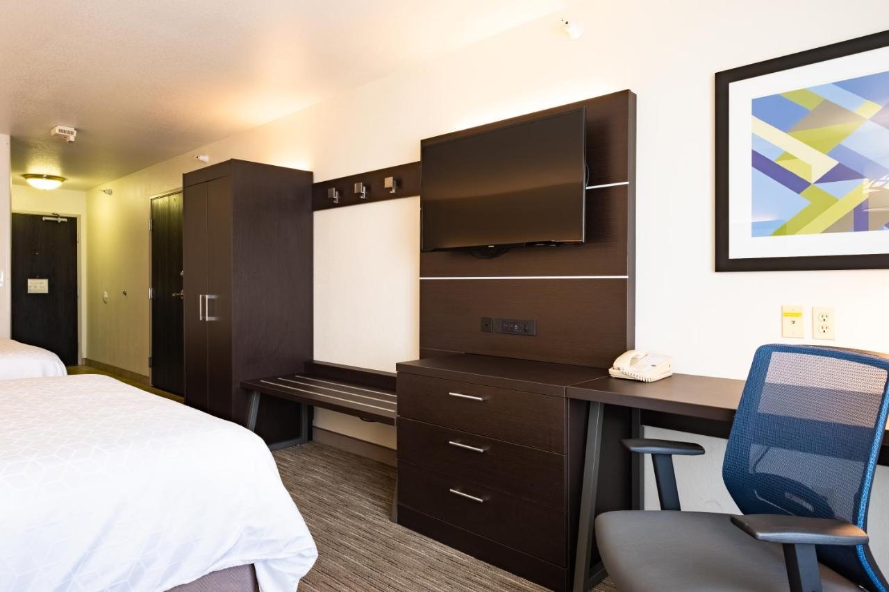 Holiday Inn Express Hotel & Suites Evanston By Ihg Extérieur photo