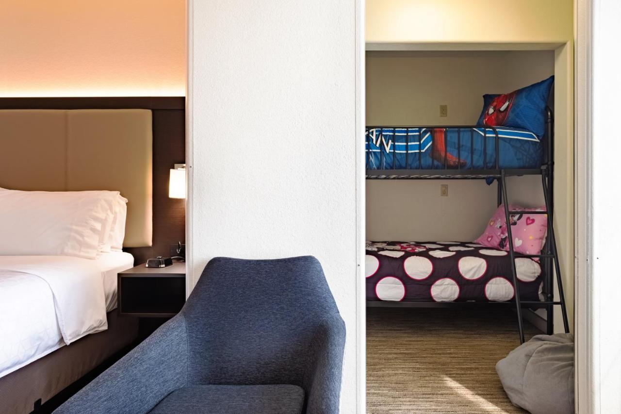 Holiday Inn Express Hotel & Suites Evanston By Ihg Extérieur photo