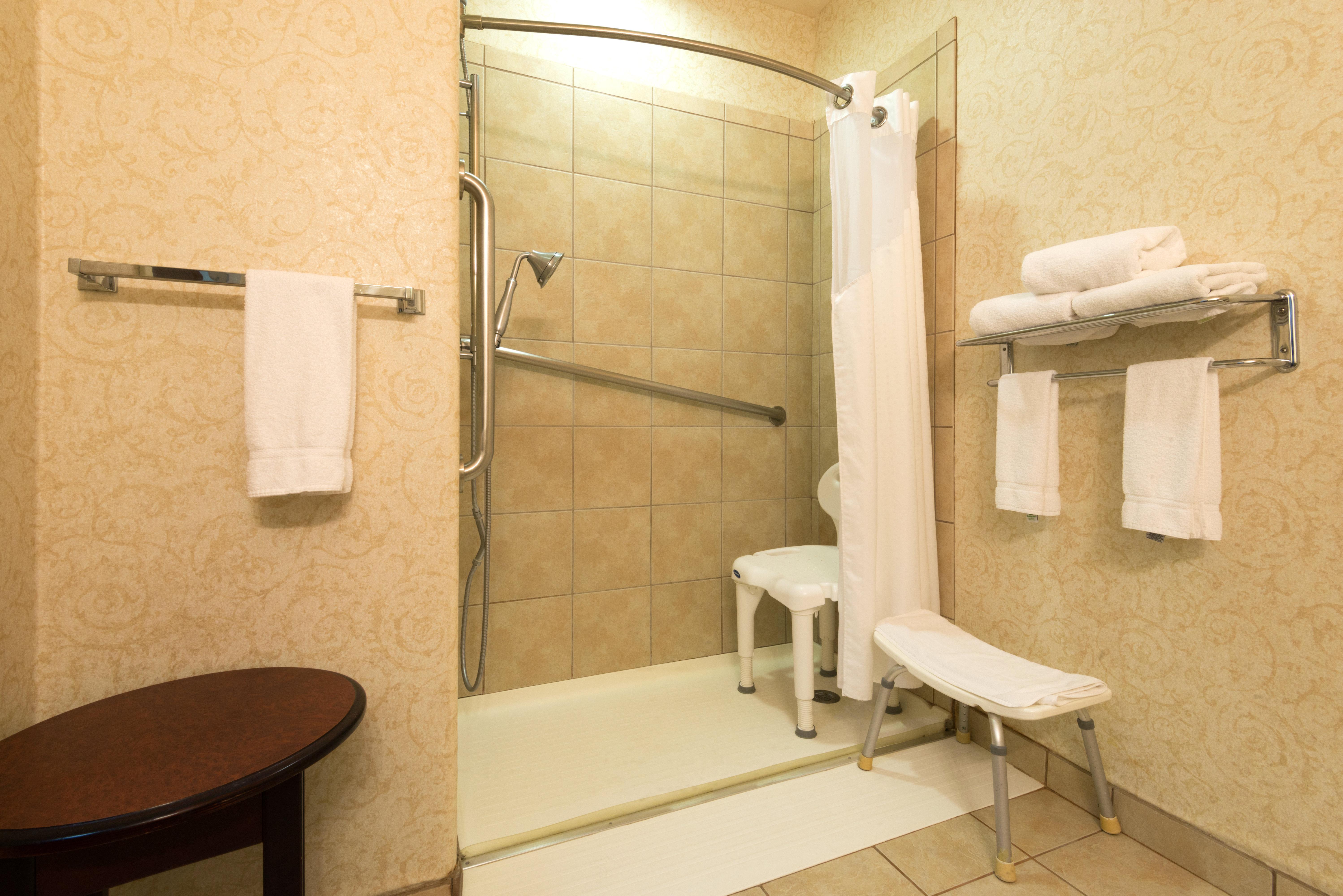 Holiday Inn Express Hotel & Suites Evanston By Ihg Extérieur photo