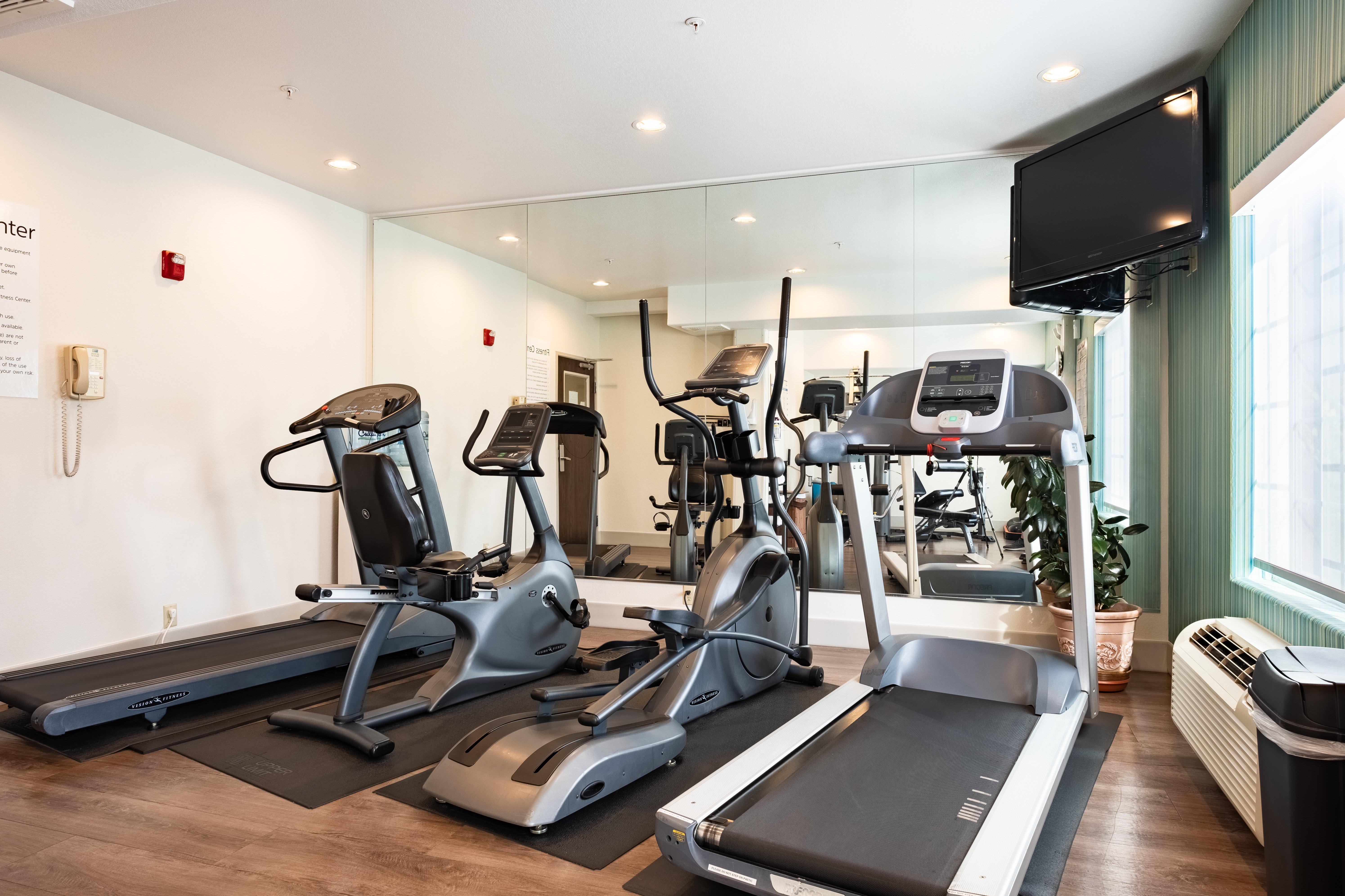 Holiday Inn Express Hotel & Suites Evanston By Ihg Extérieur photo