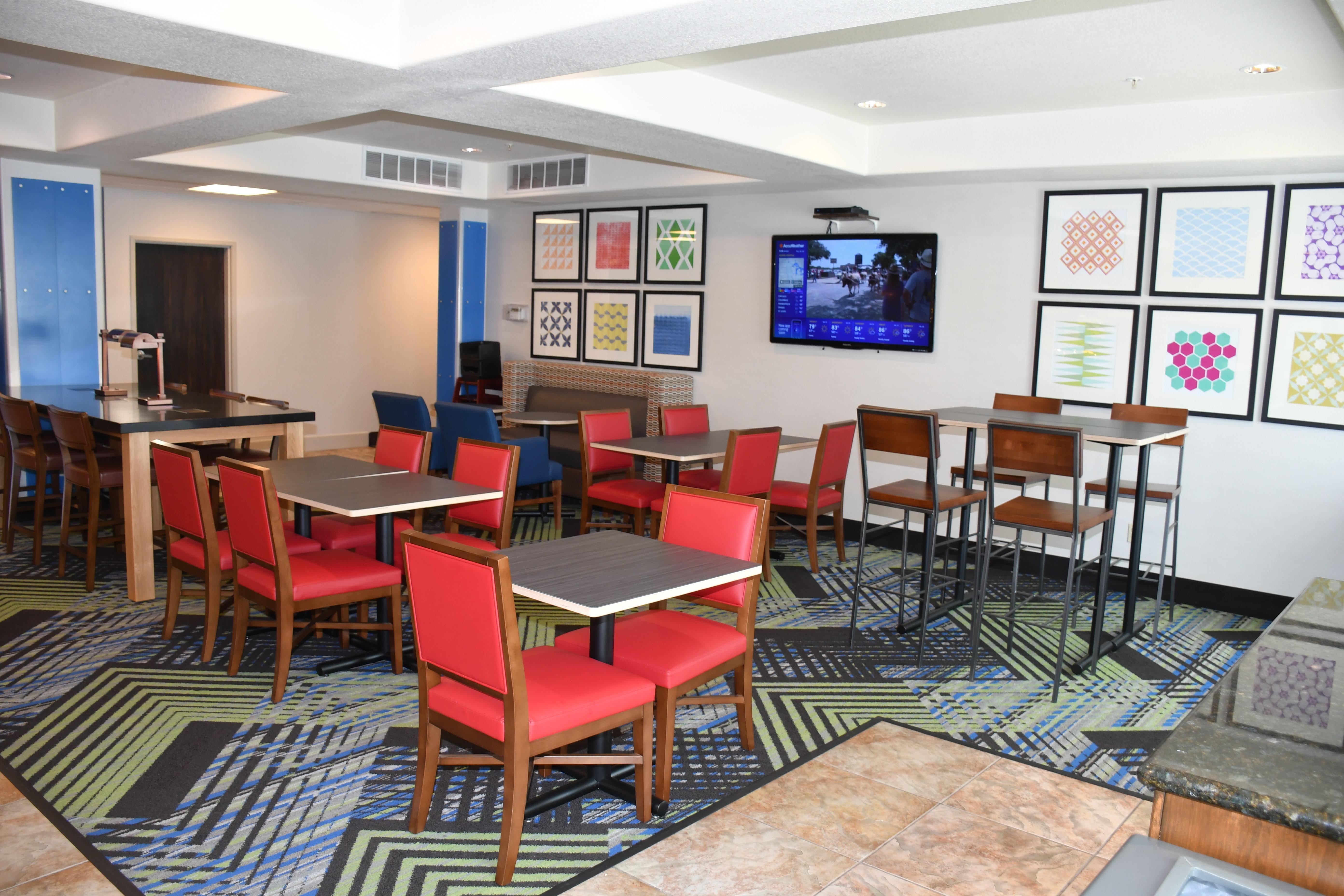 Holiday Inn Express Hotel & Suites Evanston By Ihg Extérieur photo