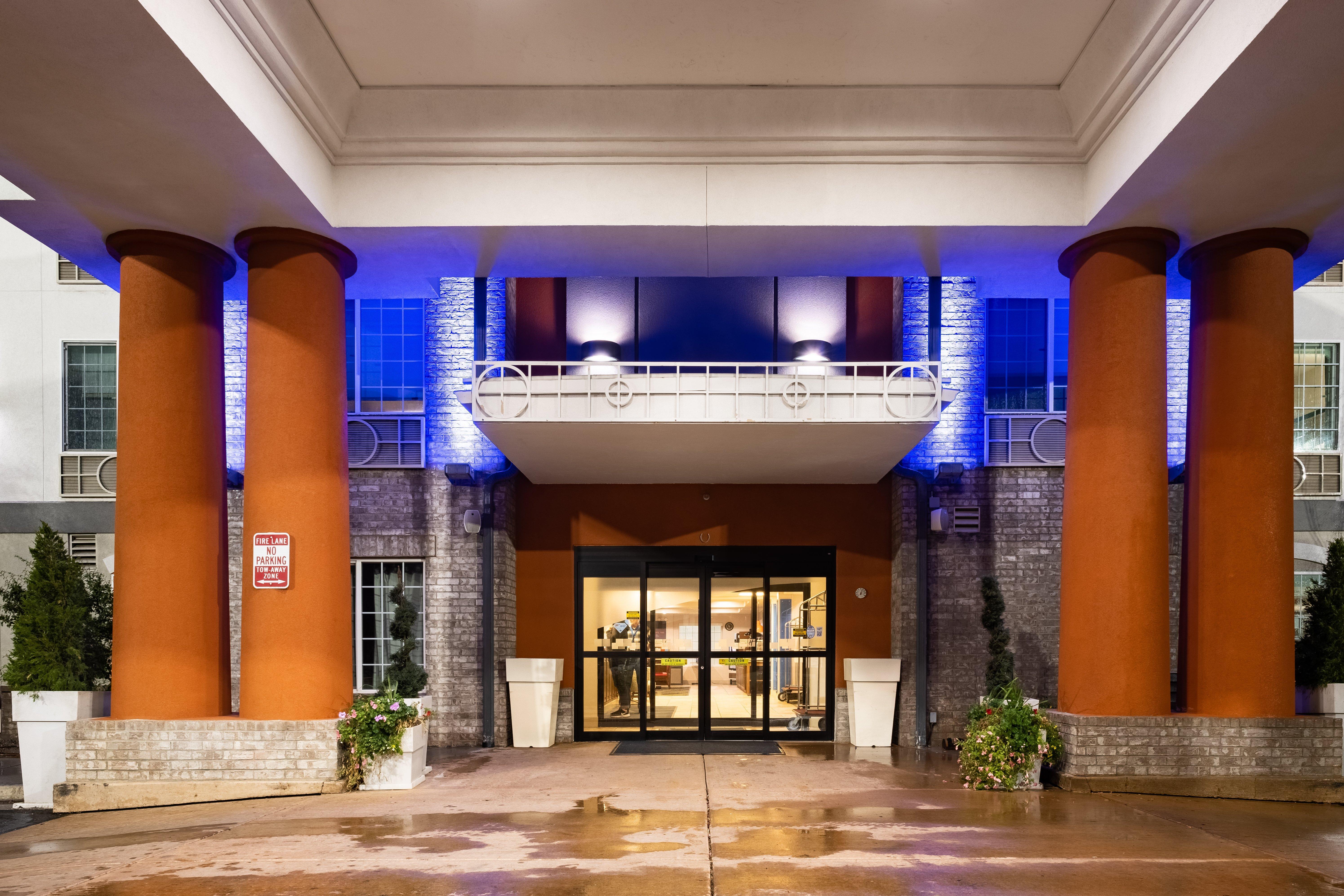 Holiday Inn Express Hotel & Suites Evanston By Ihg Extérieur photo
