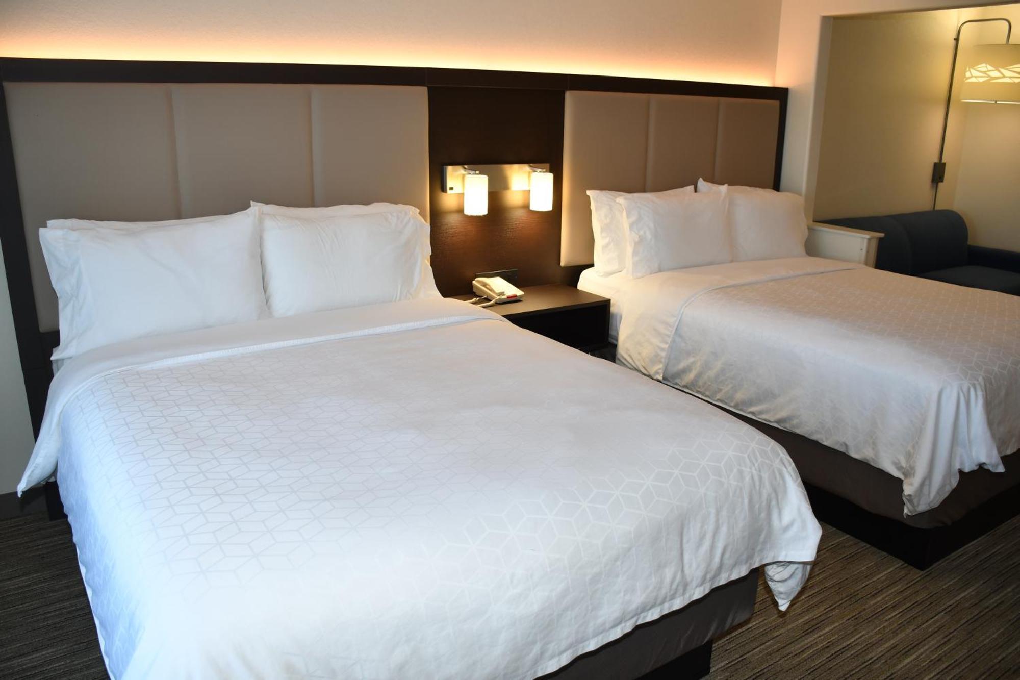 Holiday Inn Express Hotel & Suites Evanston By Ihg Chambre photo