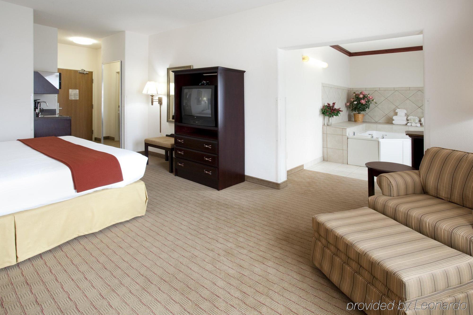 Holiday Inn Express Hotel & Suites Evanston By Ihg Chambre photo