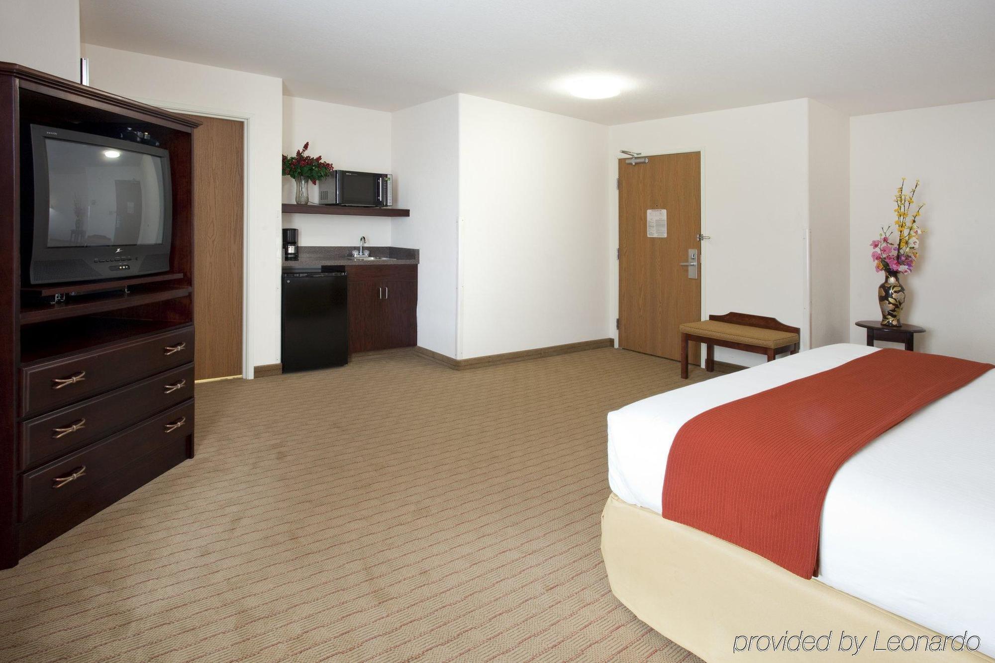 Holiday Inn Express Hotel & Suites Evanston By Ihg Chambre photo